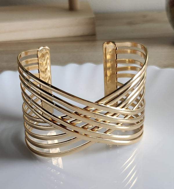 Unique trendy Layered handcuff for women