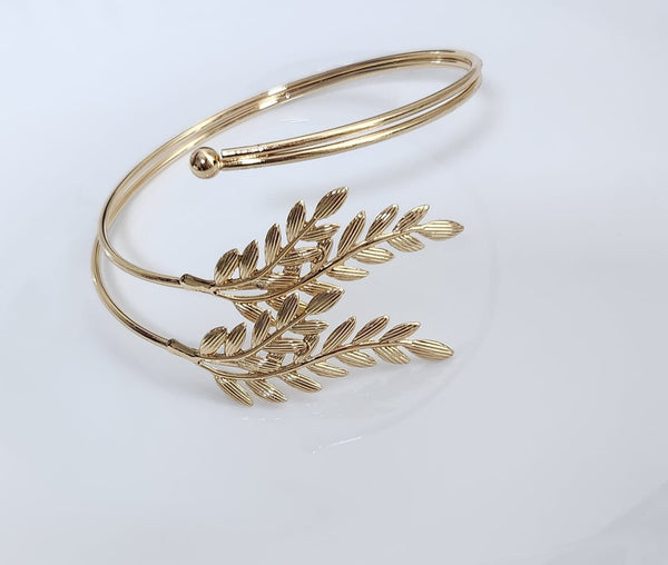 Trendy Leaf Gold Tone Armcuff fir women