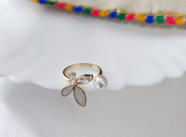 Adorable gold Tone Adjustable Finger Ring For Women 