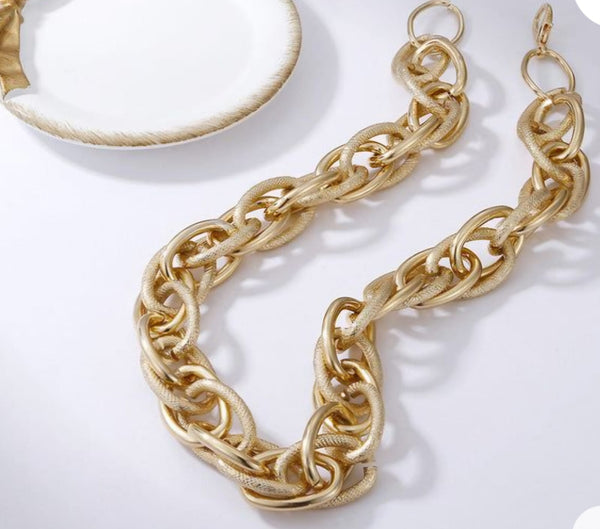 Trendy Twisted Necklace with Earrings 
