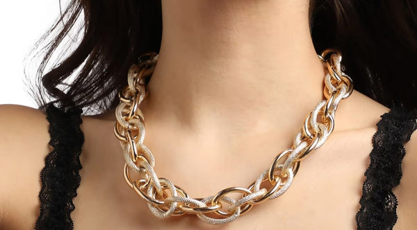 Trendy Twisted Necklace with Earrings 